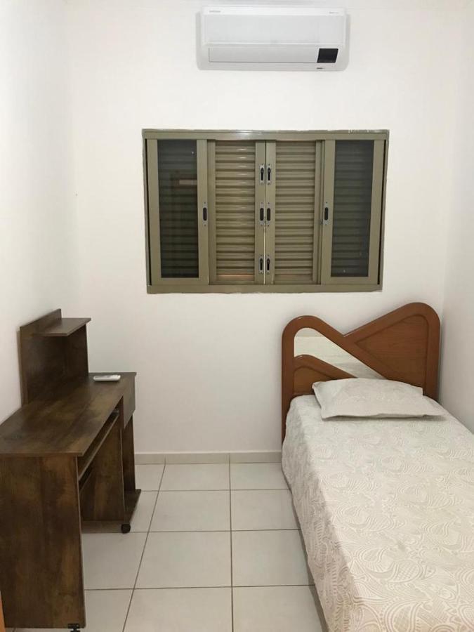 Casa de férias Bela Casa Com Churrasqueira E Estacionamento