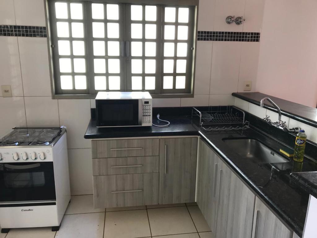 Bela Casa Com Churrasqueira E Estacionamento * Olímpia